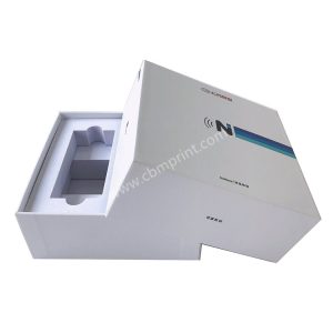 White square gift box with lid for car keys